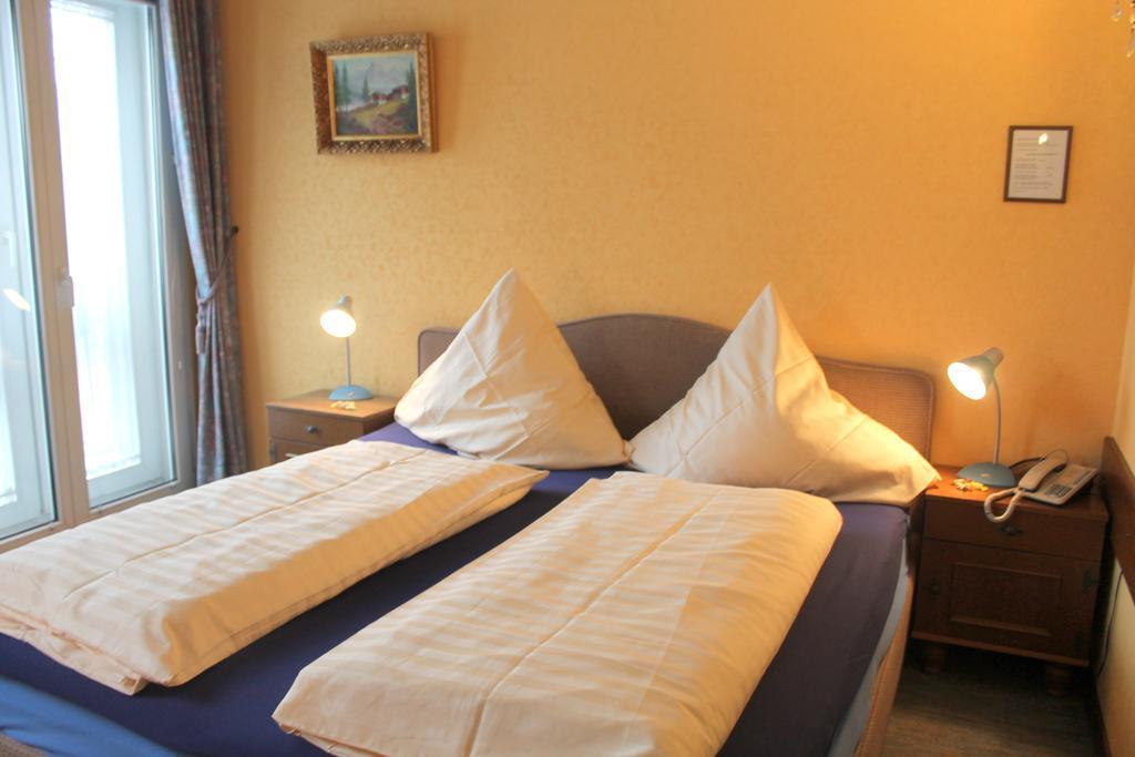 Hotel Adler Dusseldorf Exterior photo